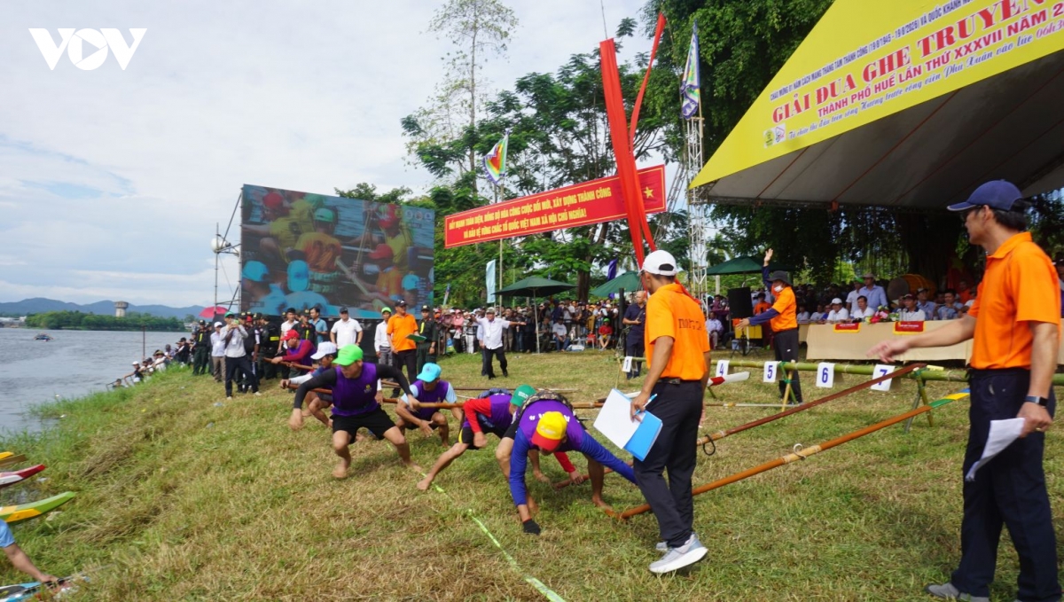 soi noi giai dua ghe truyen thong thanh pho hue lan thu 37 hinh anh 4