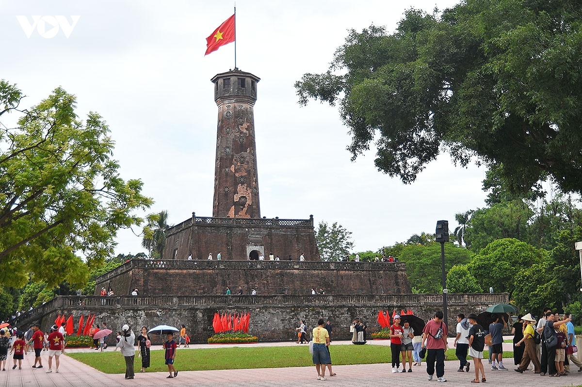 du khach, nguoi dan no nuc check-in, tham quan di tich tai ha noi dip nghi le 2 9 hinh anh 10