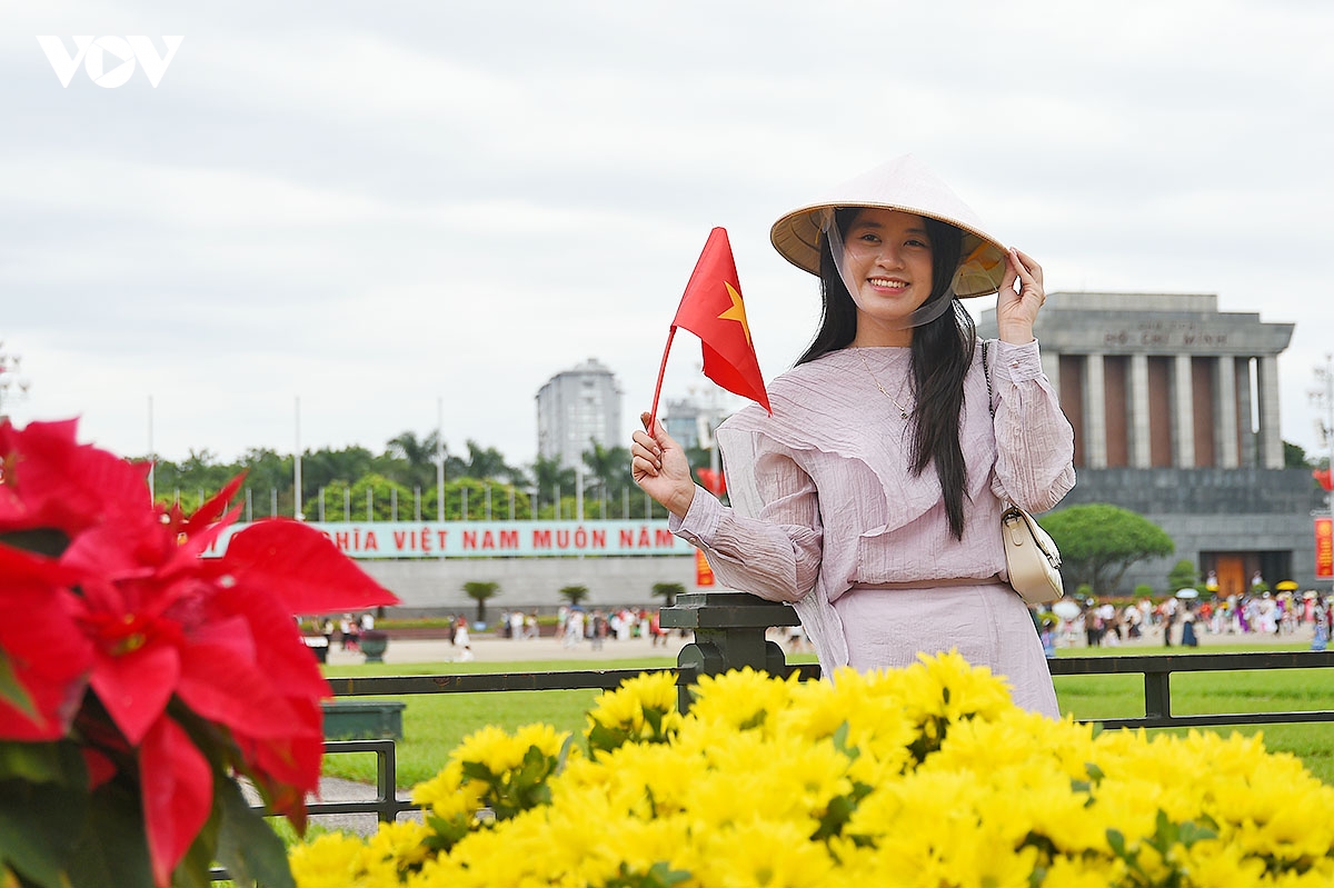 du khach, nguoi dan no nuc check-in, tham quan di tich tai ha noi dip nghi le 2 9 hinh anh 12