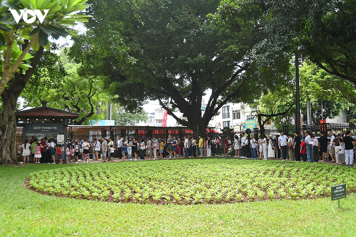 du khach, nguoi dan no nuc check-in, tham quan di tich tai ha noi dip nghi le 2 9 hinh anh 16