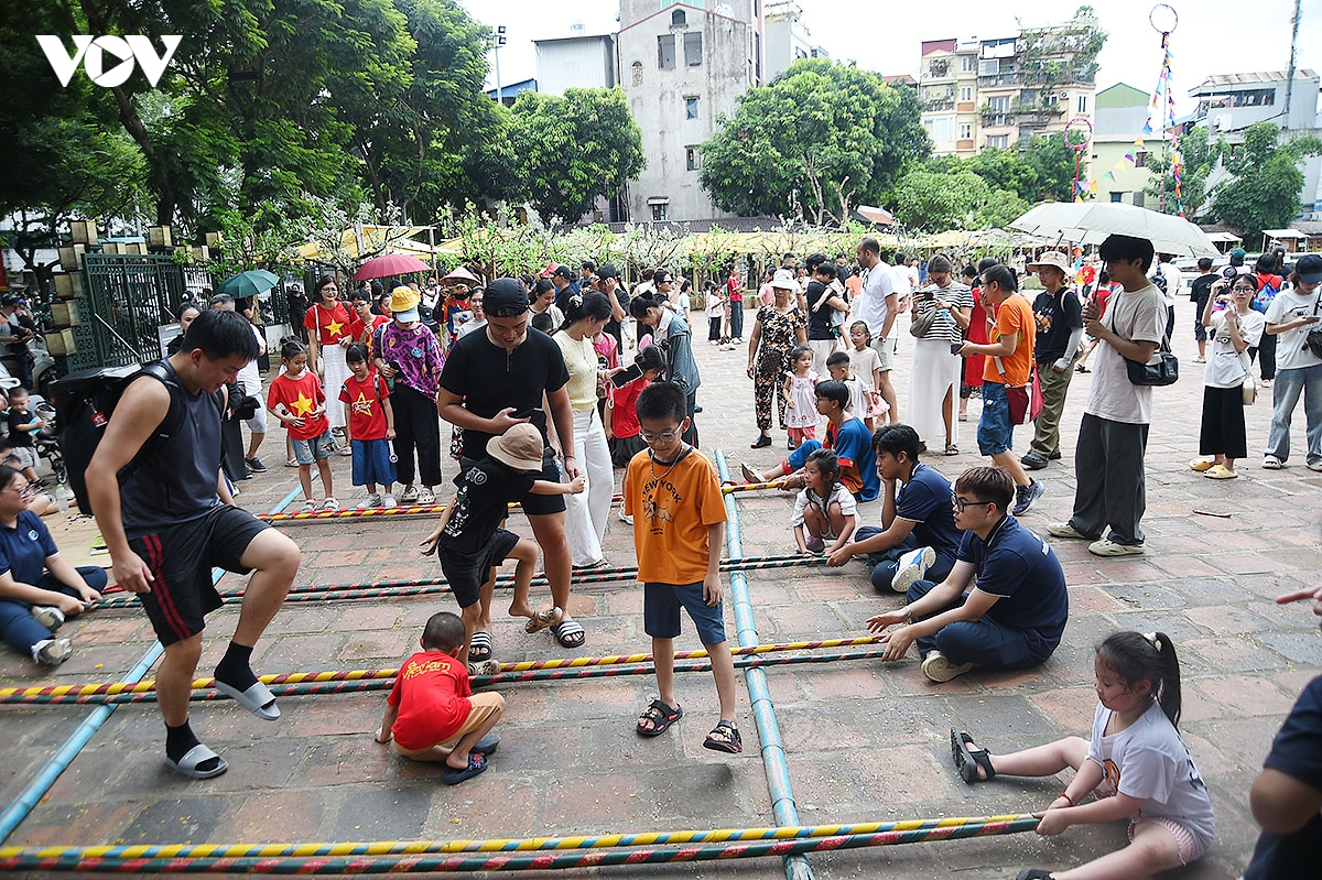 du khach, nguoi dan no nuc check-in, tham quan di tich tai ha noi dip nghi le 2 9 hinh anh 19