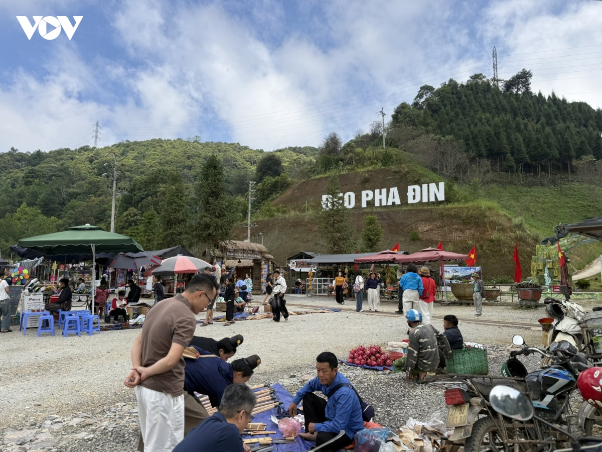 son la danh thuc nguon luc van hoa lam du lich tu van hoa ban hinh anh 8