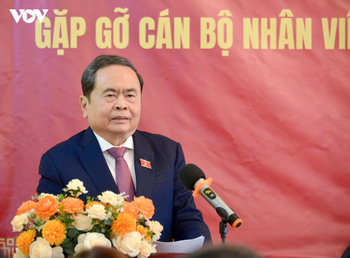 chu tich quoc hoi tran thanh man gap go cong dong nguoi viet nam tai mong co hinh anh 5