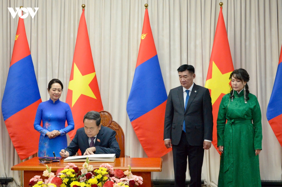 chu tich quoc hoi tran thanh man hoi dam voi chu tich quoc hoi mong co hinh anh 9