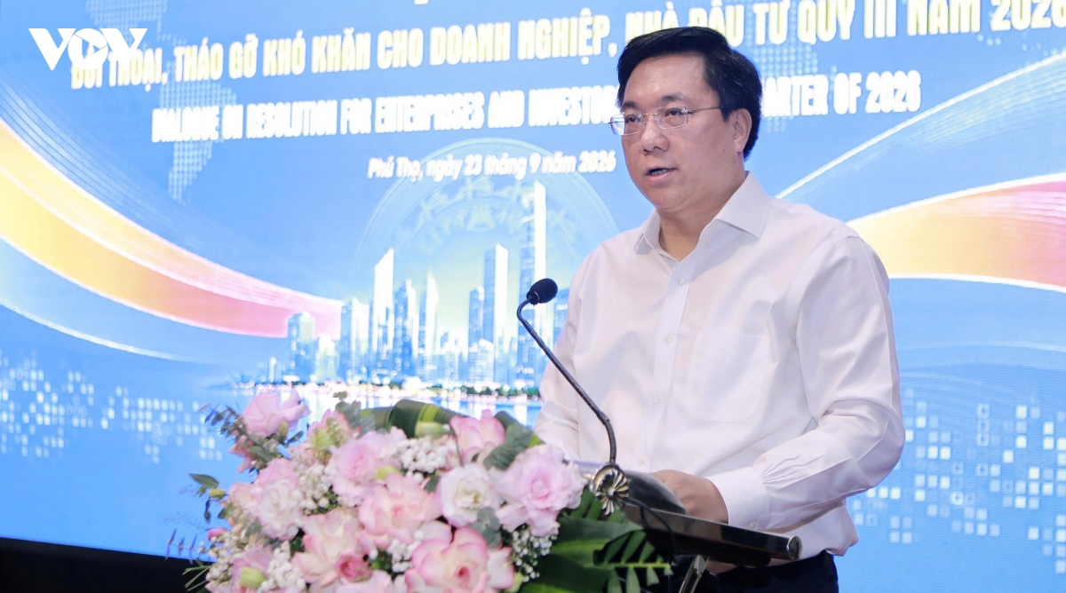 chu-tich-ubnd-tinh-tran-duy-dong-phat-bieu-tai-hoi-nghi.jpg