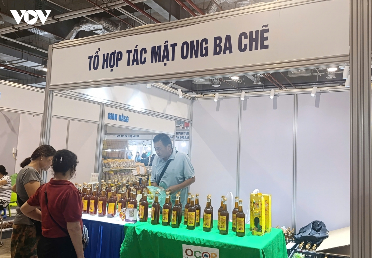 Dua ocop quang ninh vao chuoi tieu dung du lich hinh anh 2