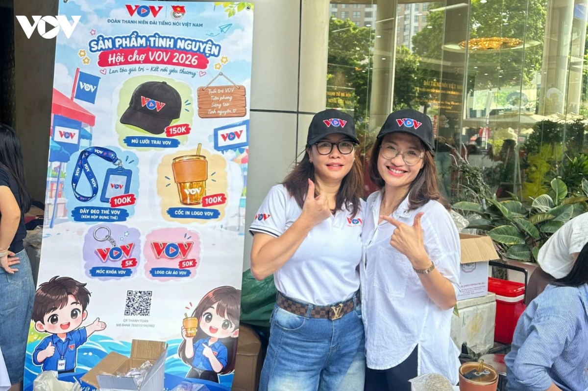 tung bung hoi cho ky niem 81 nam thanh lap Dai tieng noi viet nam hinh anh 8