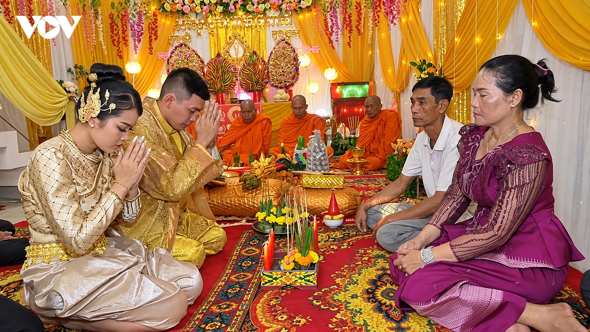 cu chi chap tay bai, chao hoi - net dep trong doi song van hoa cua nguoi khmer hinh anh 4