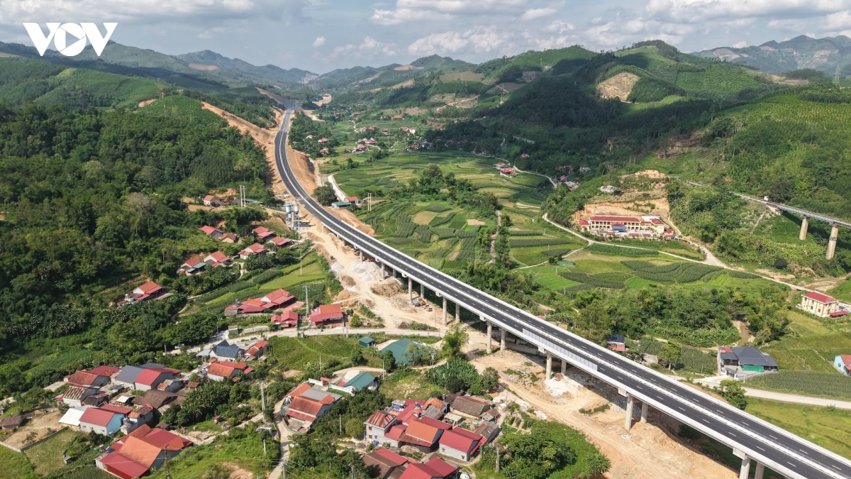 bo xay dung yeu cau khong de 34 du an giao thong cham tien do hinh anh 2