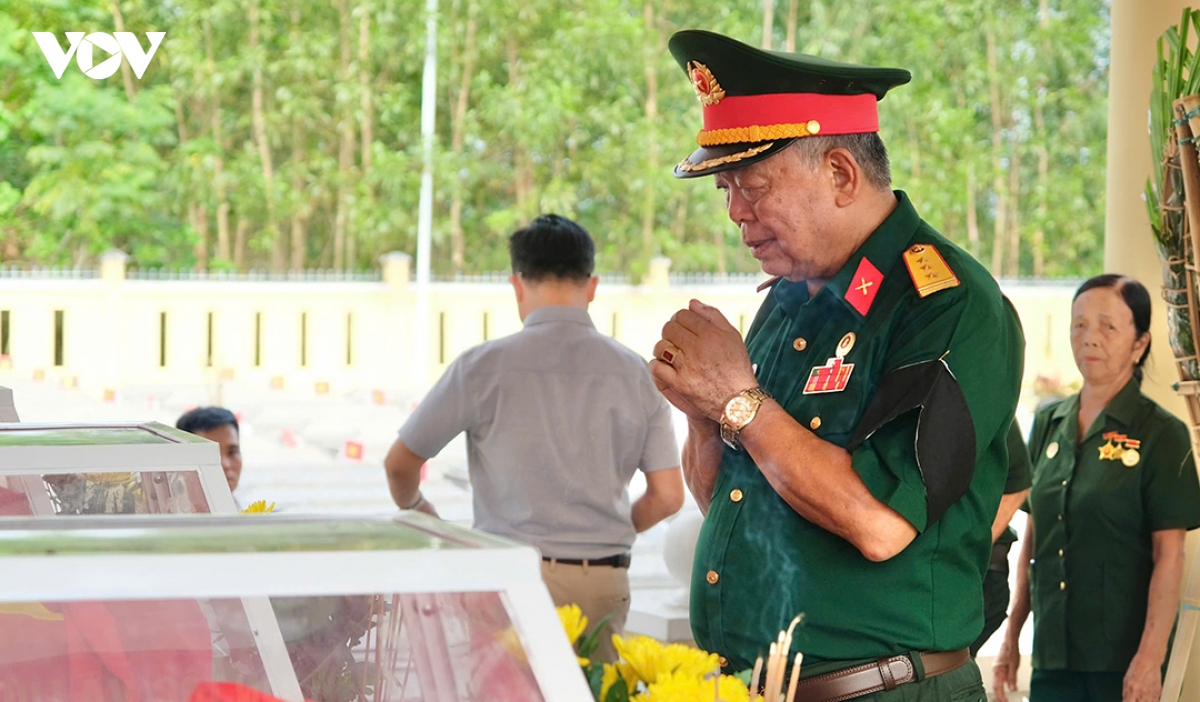 chien dich 500 ngay dem tai Da nang can bo, chien si lam viec xuyen le hinh anh 4