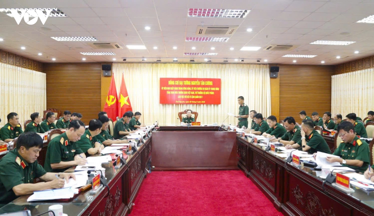 Dai tuong nguyen tan cuong lam viec voi bo tu lenh quan khu 1 hinh anh 2