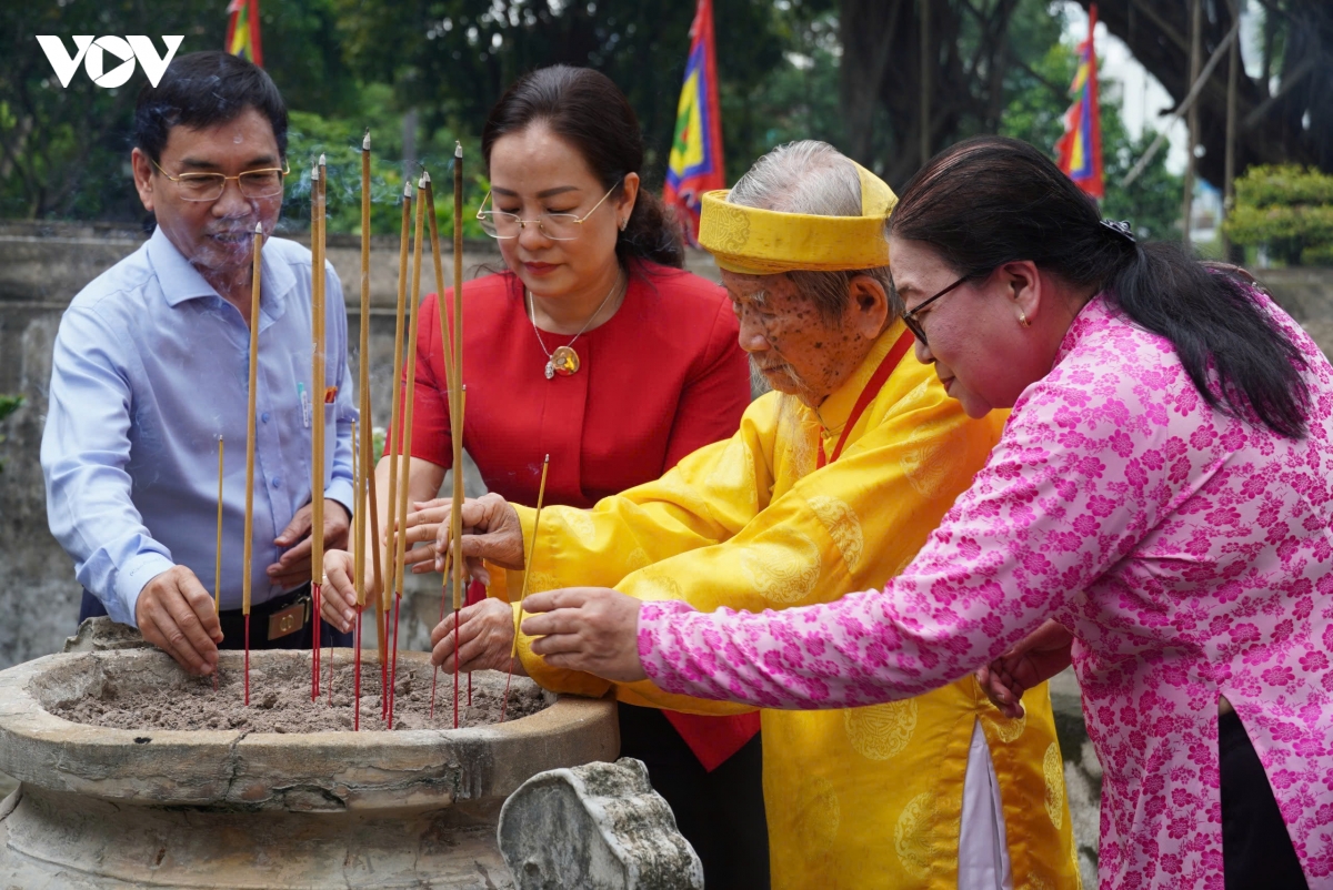 le gio Duc thuong cong ta quan le van duyet lan thu 194 hinh anh 1