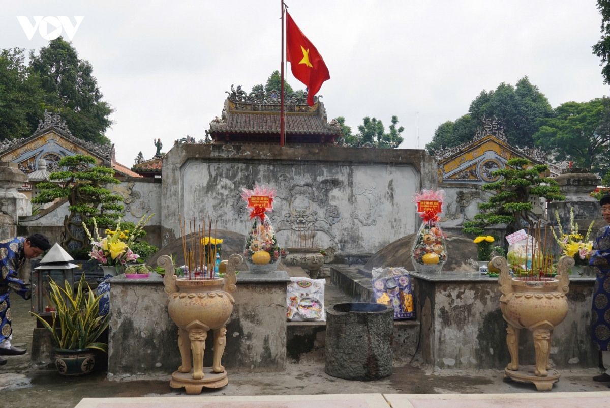 le gio Duc thuong cong ta quan le van duyet lan thu 194 hinh anh 2