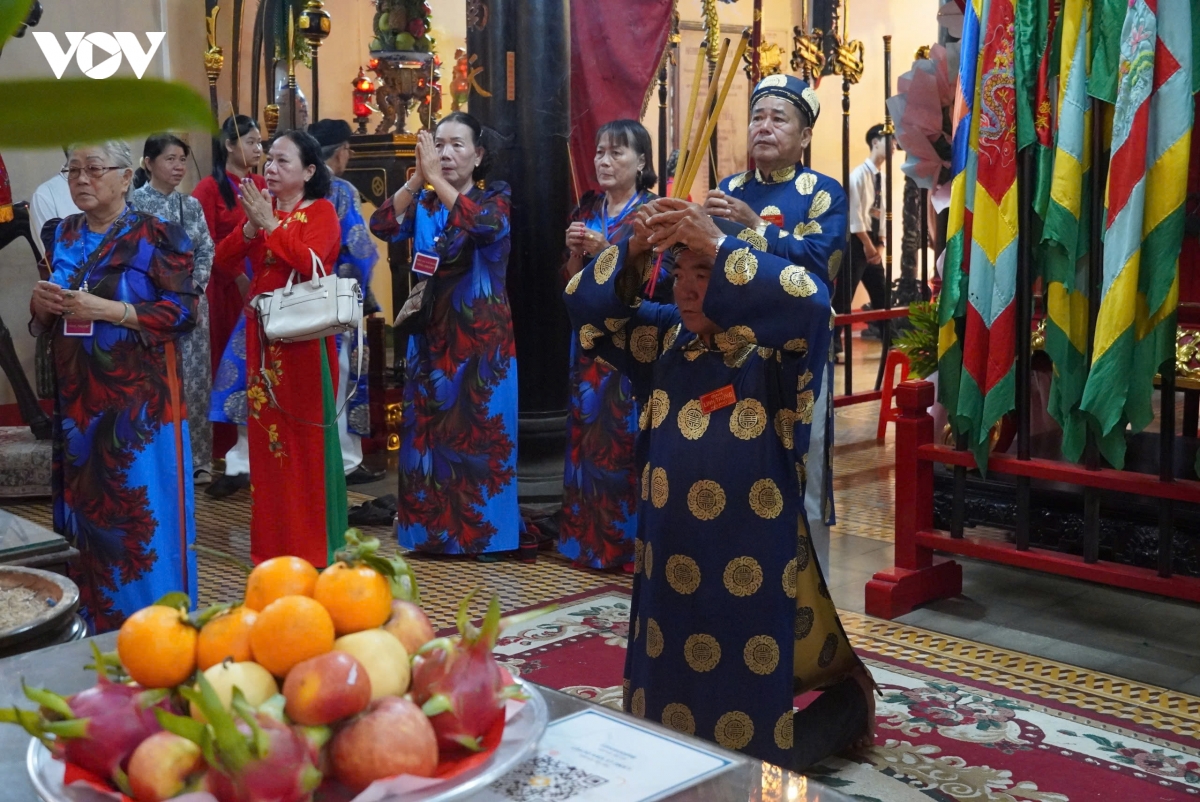 le gio Duc thuong cong ta quan le van duyet lan thu 194 hinh anh 6