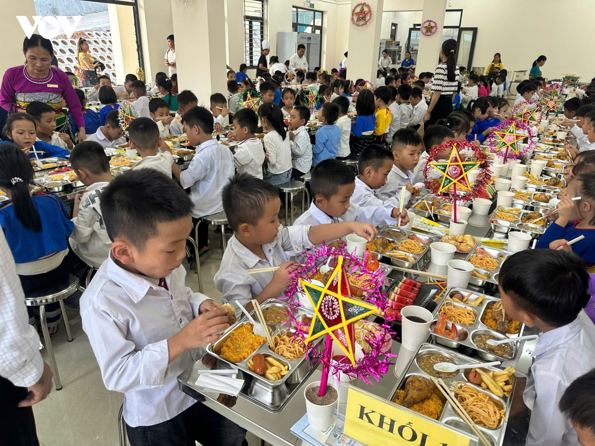 hon 1.000 em nho vung bien yen khuong don trung thu dac biet hinh anh 9