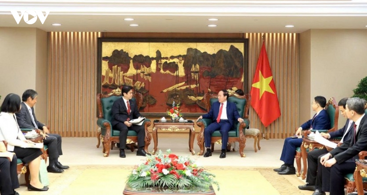 deputy-prime-minister-le-tien-chau-meets-with-japanese-minister-of-education-culture-sports-science-and-technology-matsumoto-yohei.jpg
