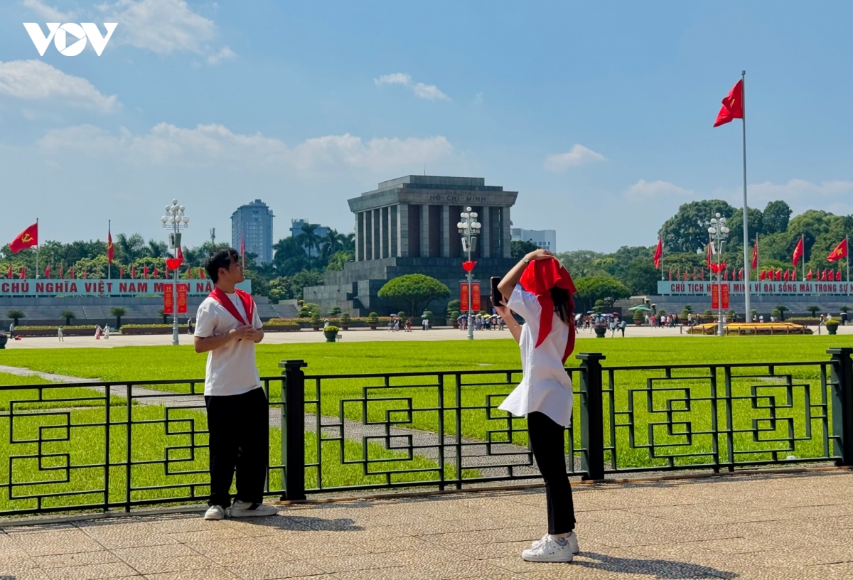 ha noi tap nap du khach tai cac di tich, diem tham quan trong ngay quoc khanh hinh anh 1