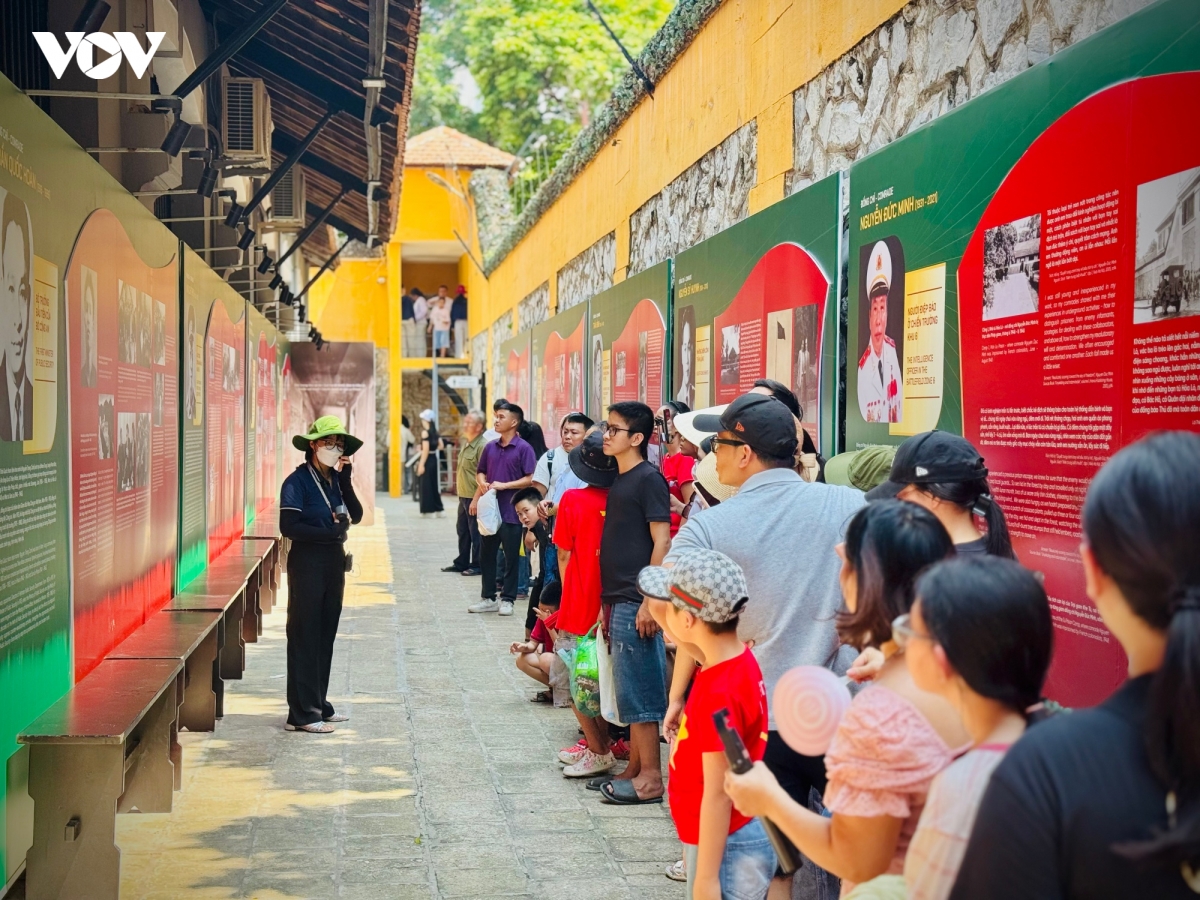 ha noi tap nap du khach tai cac di tich, diem tham quan trong ngay quoc khanh hinh anh 10