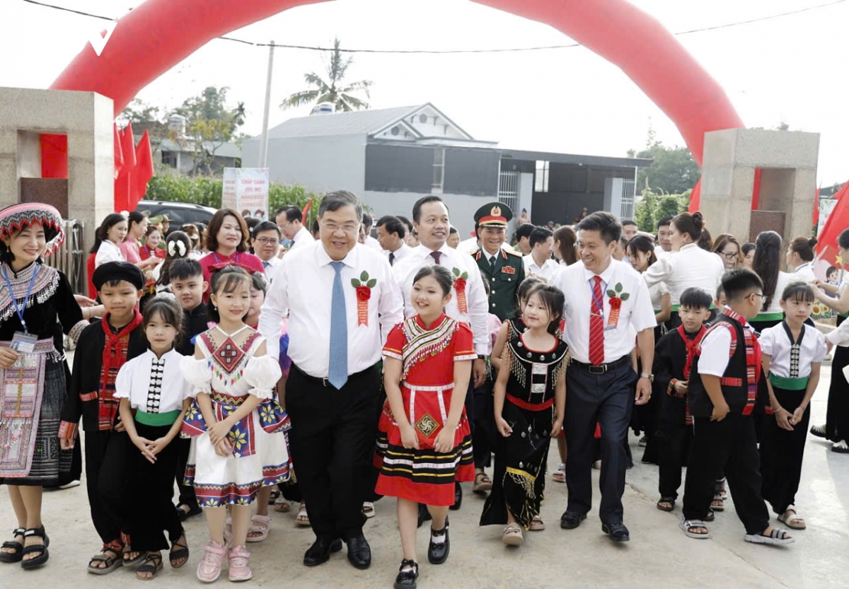 hoc sinh ca nuoc han hoan trong le khai giang nam hoc moi 2026-2027 hinh anh 79