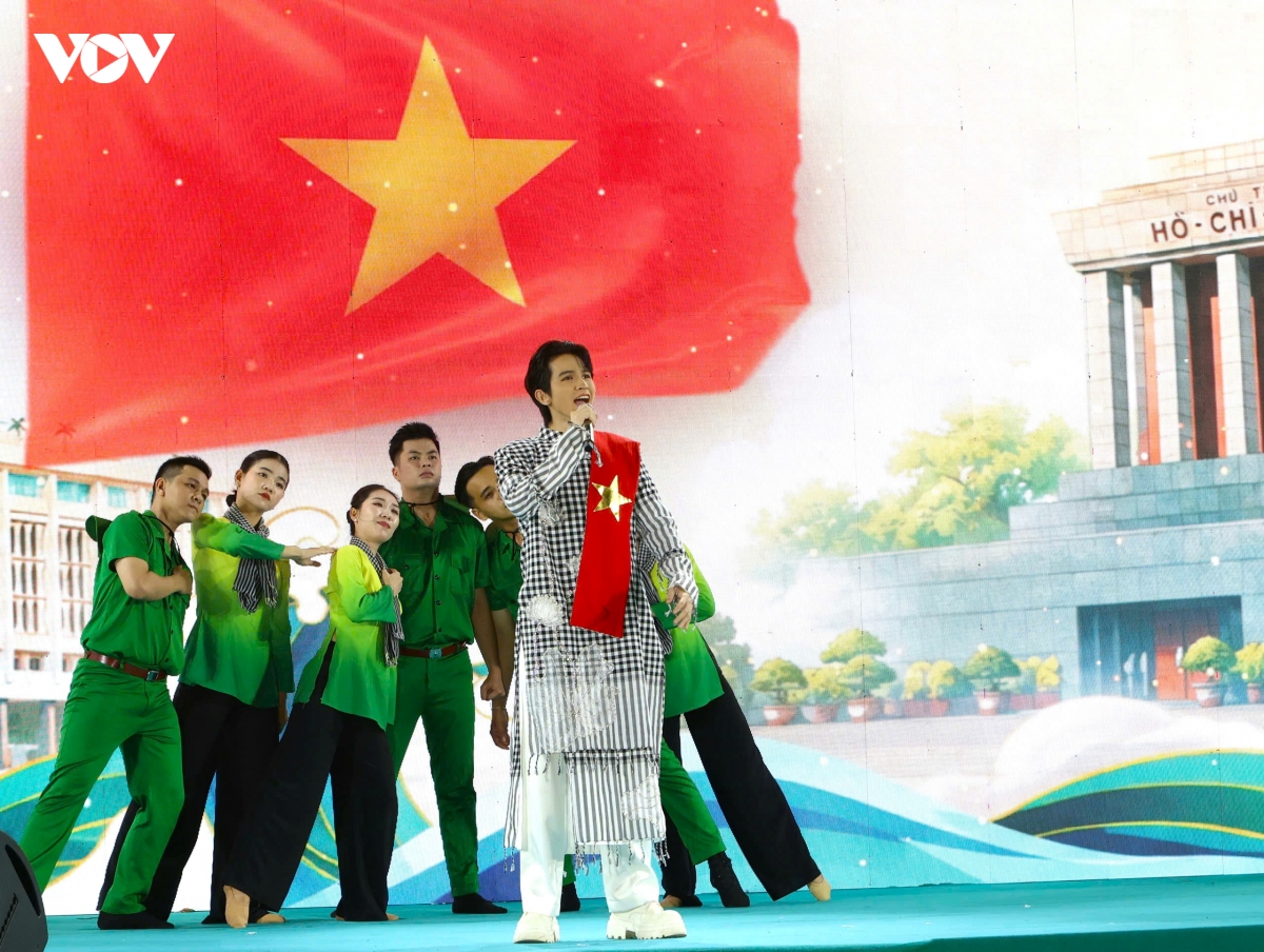 Dac sac chuong trinh nghe thuat mien tay ngay hoi non song hinh anh 2