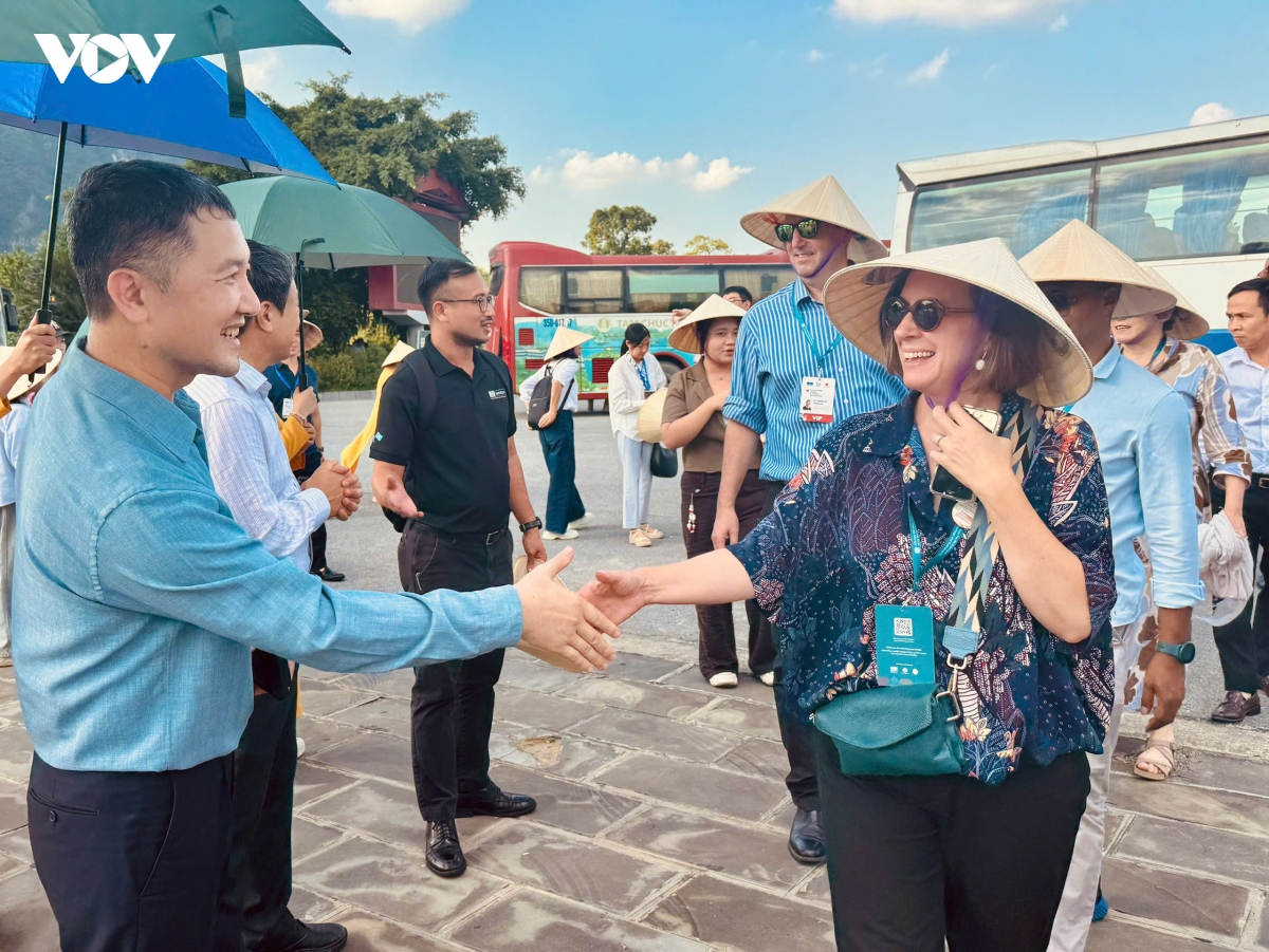 ninh binh don doan dai bieu Doi thoai chau A-tbd ve di san va tinh xac thuc hinh anh 1