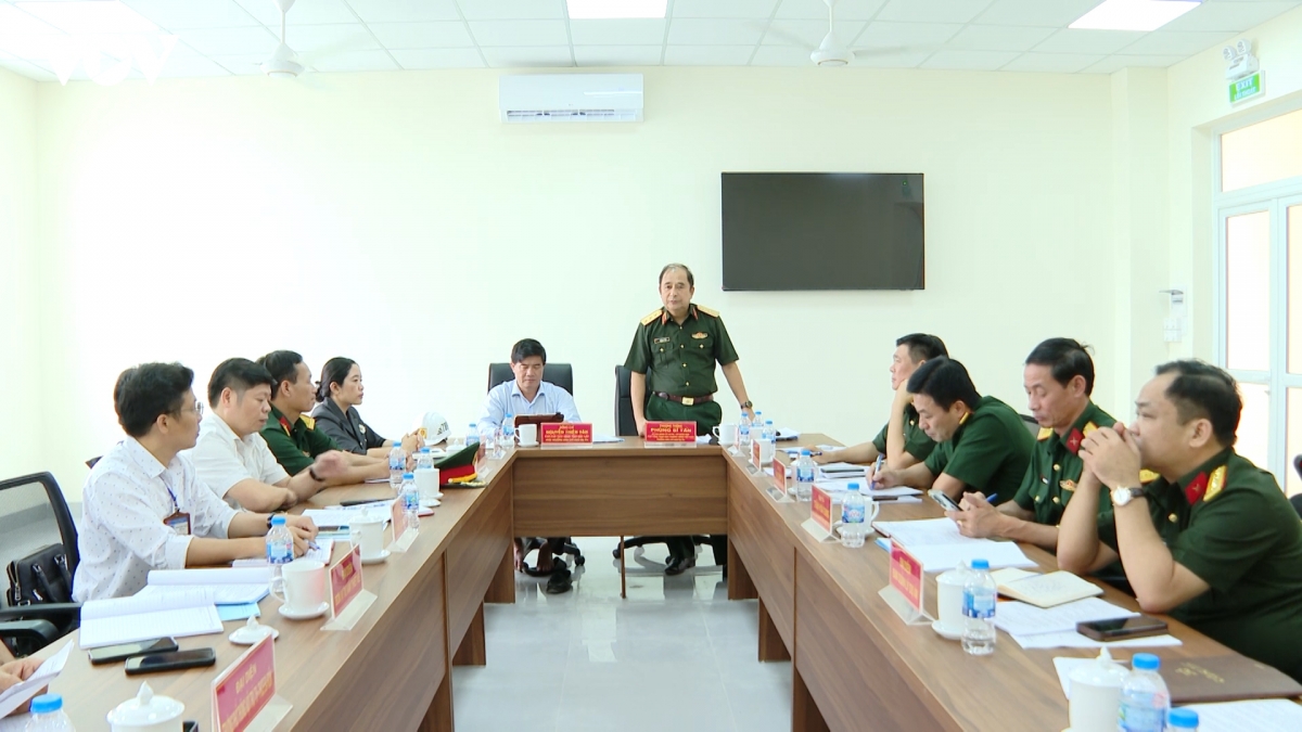 thuong tuong phung si tan kiem tra truong noi tru ea rok, Dak lak hinh anh 4