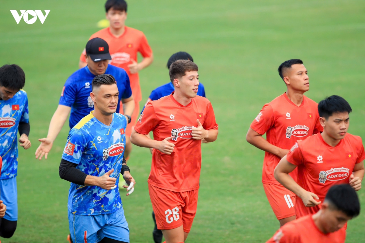 hlv kim sang sik nhan tin khong vui tu hoang Duc truoc them fifa asean cup 2026 hinh anh 5