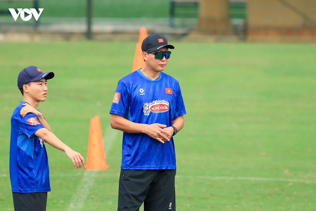 hlv kim sang sik nhan tin khong vui tu hoang Duc truoc them fifa asean cup 2026 hinh anh 2
