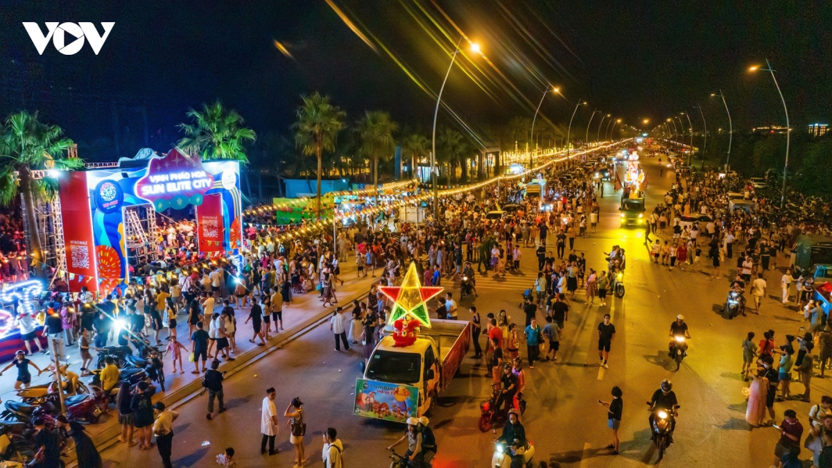 kich cau du lich quang ninh chuyen tu giam gia sang tang trai nghiem hinh anh 1