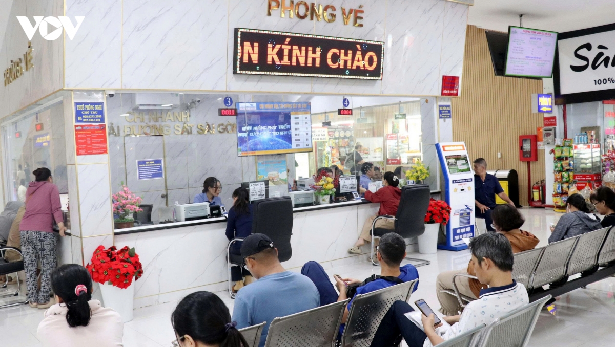 ga sai gon thong thoang trong ngay dau ban ve tau tet 2027 hinh anh 1
