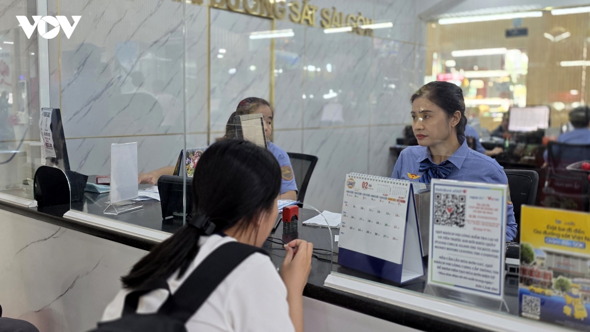 ga sai gon thong thoang trong ngay dau ban ve tau tet 2027 hinh anh 3
