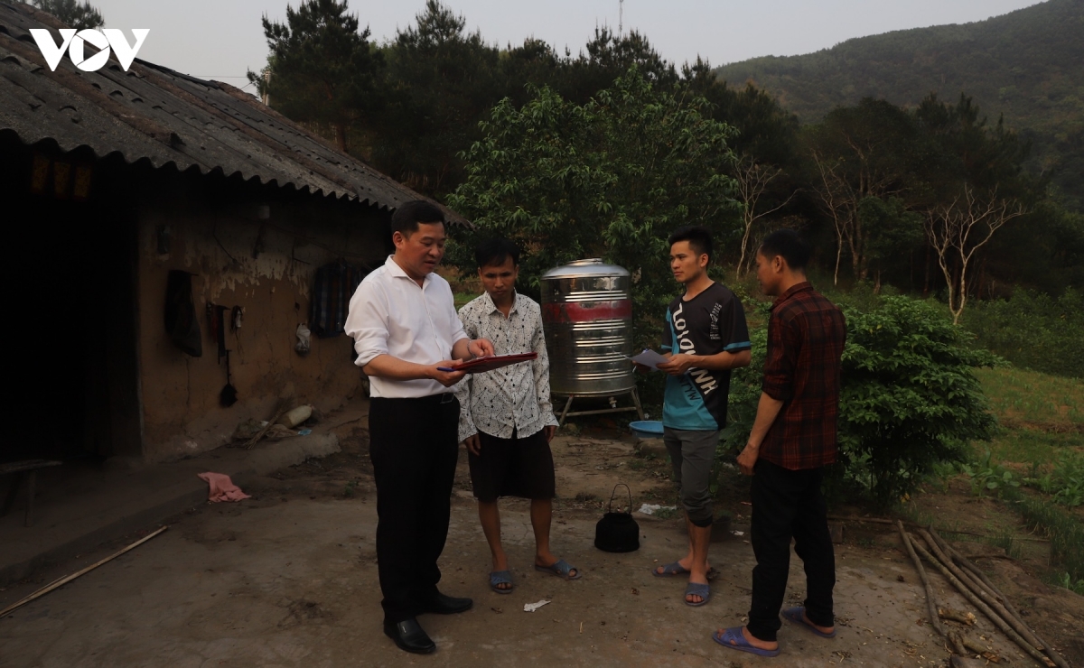 giu con chu o lai vung bien luc hon, quang ninh hinh anh 1