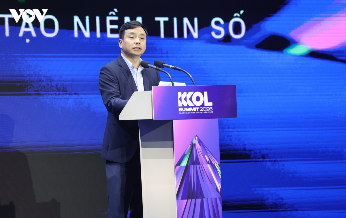 hon 1.000 kol hoi tu, cung kien tao niem tin tren khong gian so hinh anh 3