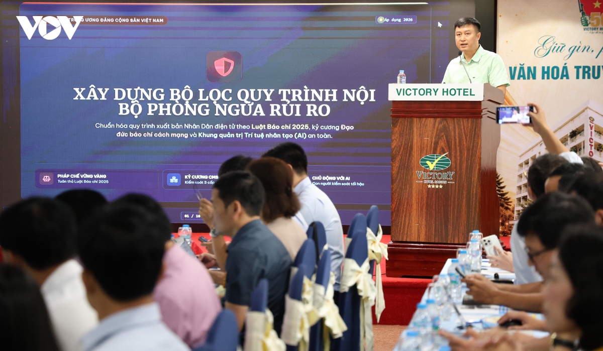 ai ho tro lam bao nhung khong the chiu trach nhiem thay nha bao hinh anh 3