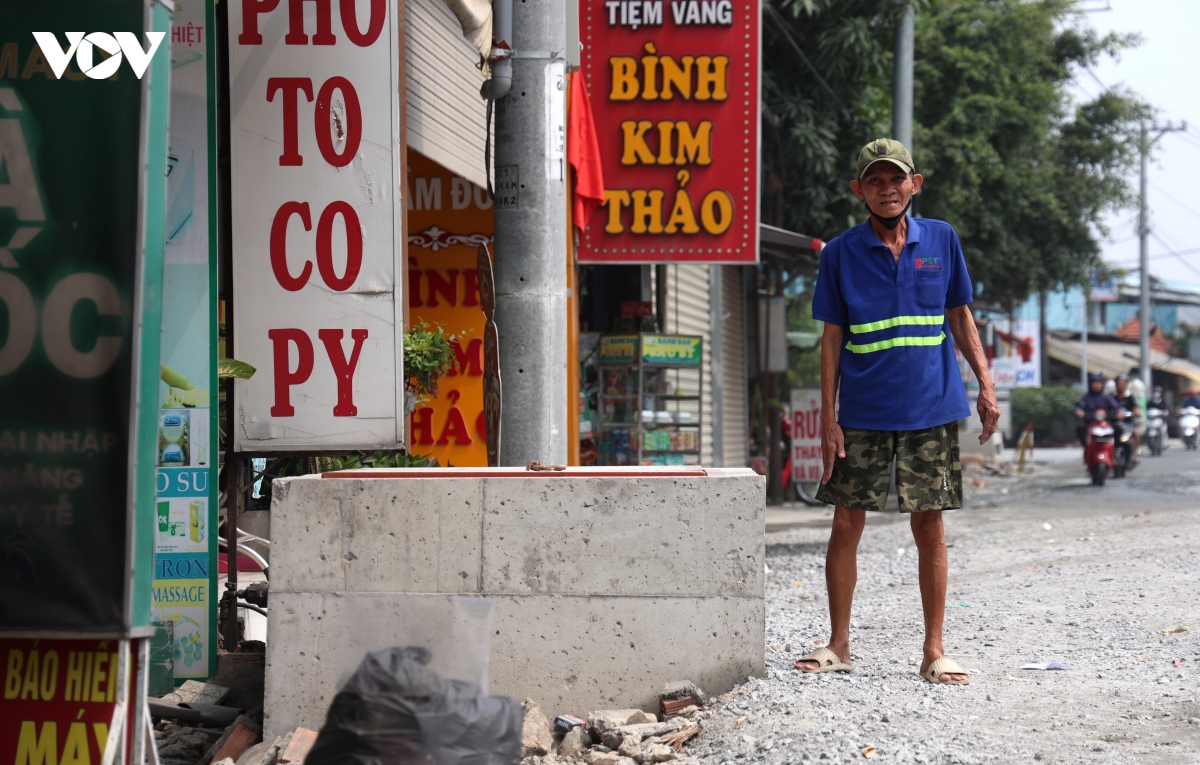 nhieu ho dan ven quoc lo 13 buc xuc khi nen duong duoc nang cao ca met hinh anh 4