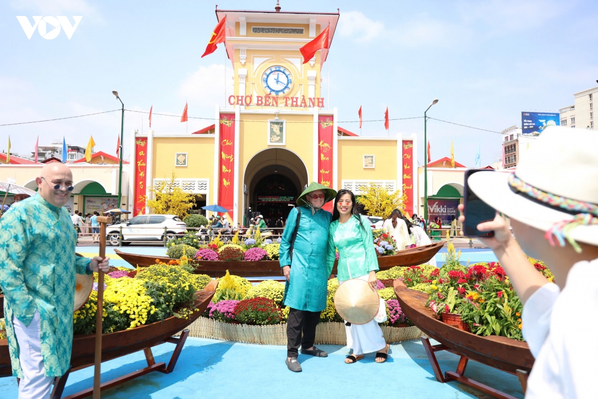 tp.hcm uoc don gan 8,52 trieu luot khach quoc te trong 9 thang hinh anh 2