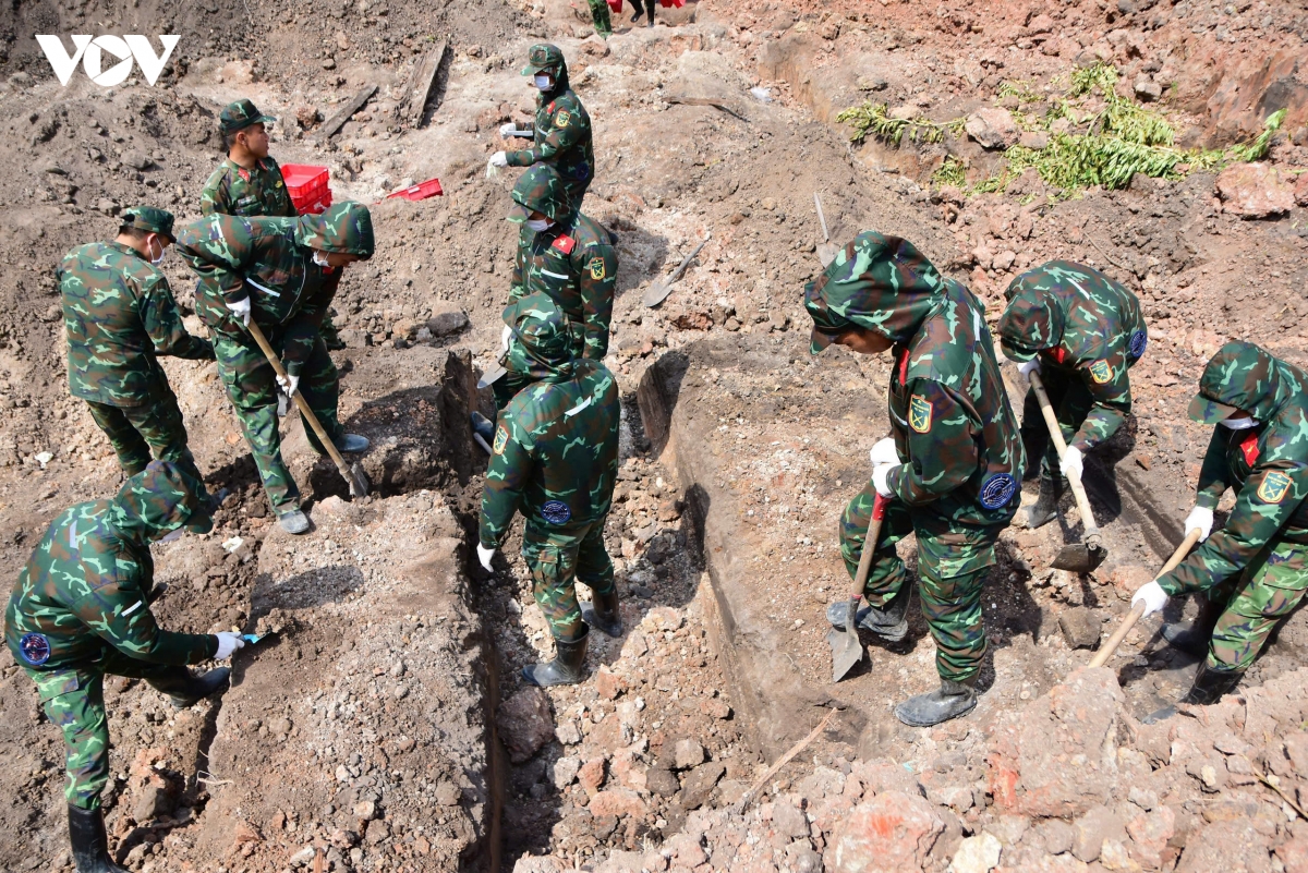 phat hien them 11 hai cot, 5 di vat tai cong vien le thi rieng hinh anh 1