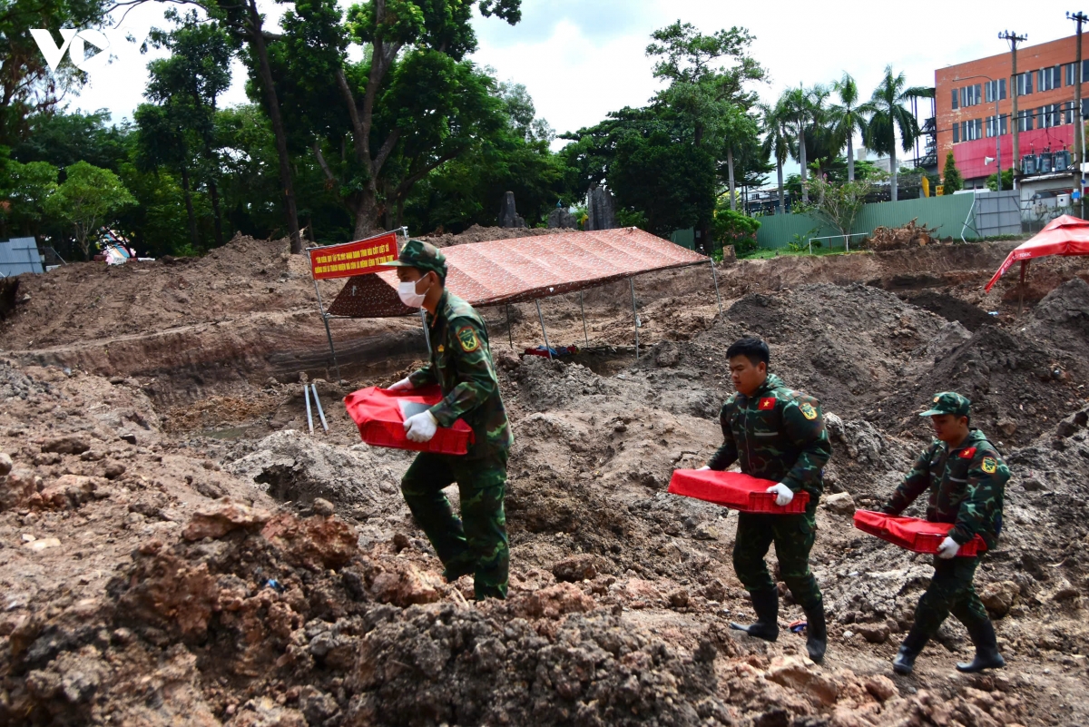 phat hien them 11 hai cot, 5 di vat tai cong vien le thi rieng hinh anh 2