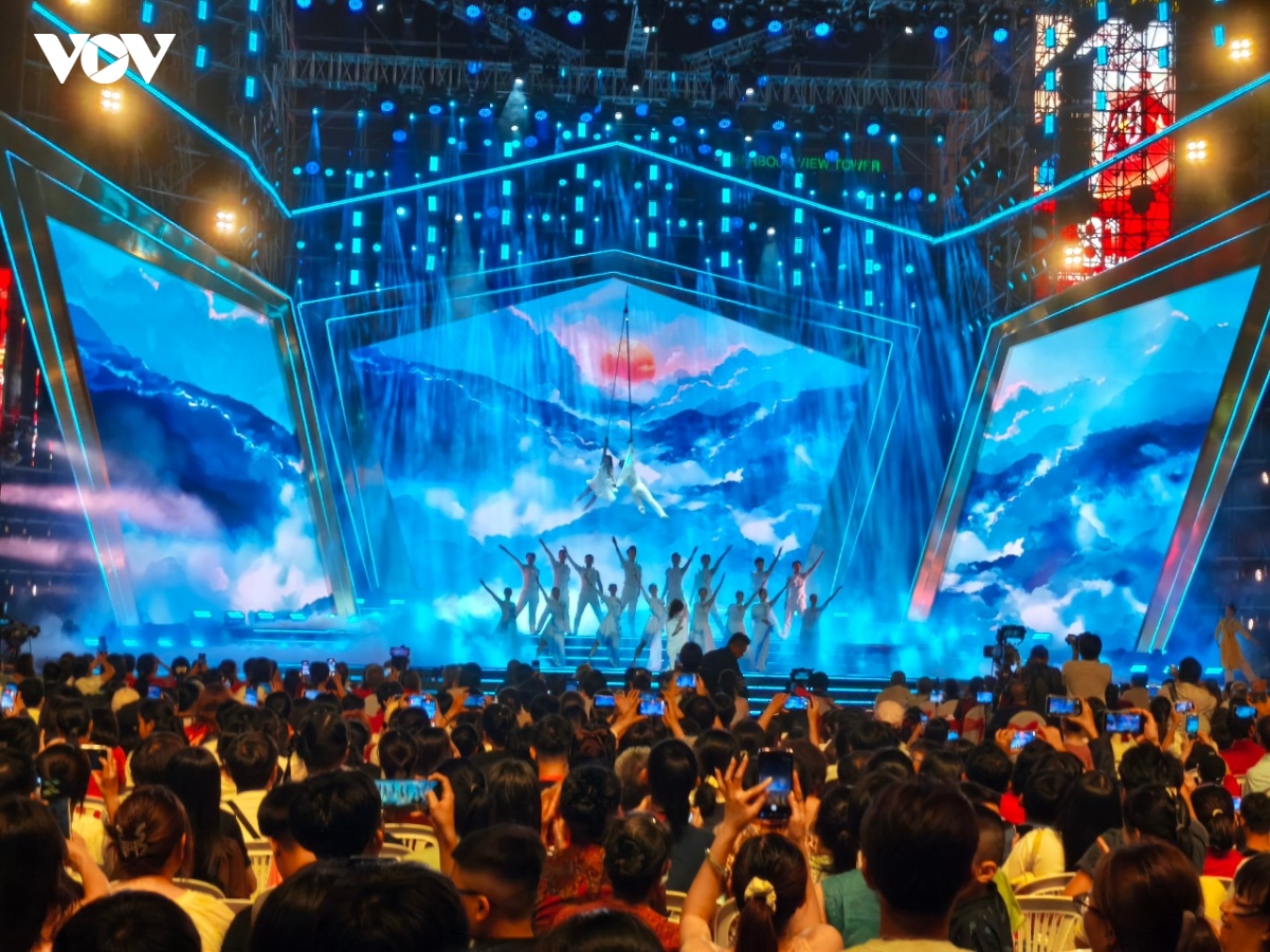 bien nguoi hoa minh hoat dong am nhac mung quoc khanh o tp.hcm, Dong nai hinh anh 5