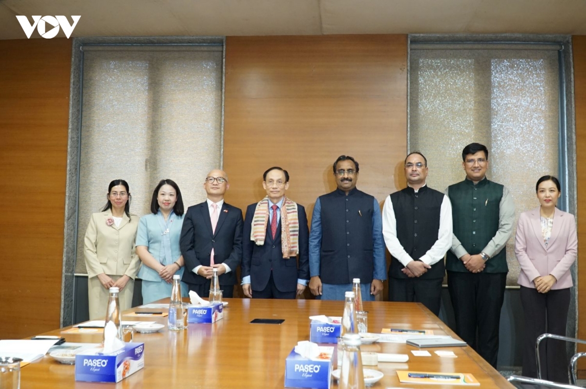bo truong le hoai trung gap pho chu tich Dang nhan dan An Do bjp hinh anh 2