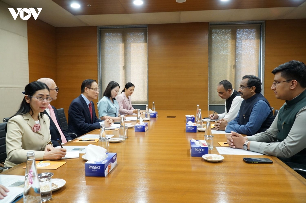 bo truong le hoai trung gap pho chu tich Dang nhan dan An Do bjp hinh anh 3