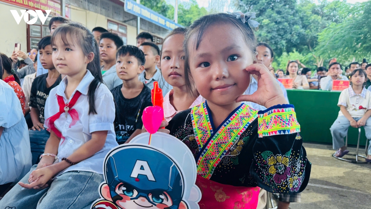 bien cuong son la mua trang tron hinh anh 3