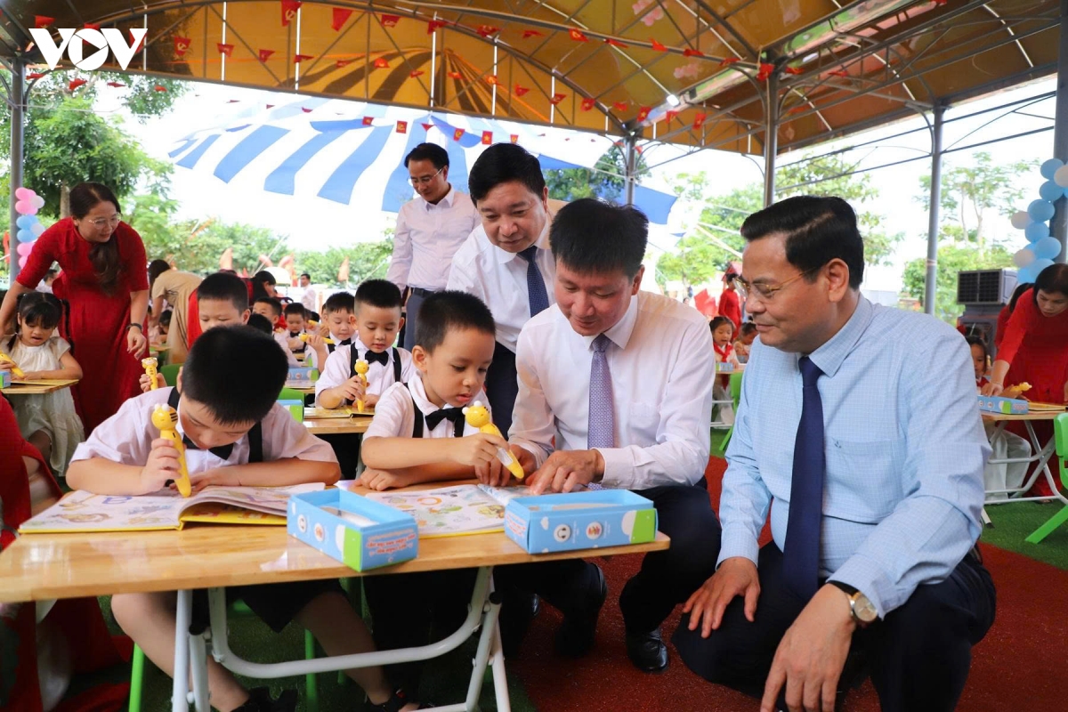 hoc sinh ca nuoc han hoan trong le khai giang nam hoc moi 2026-2027 hinh anh 273