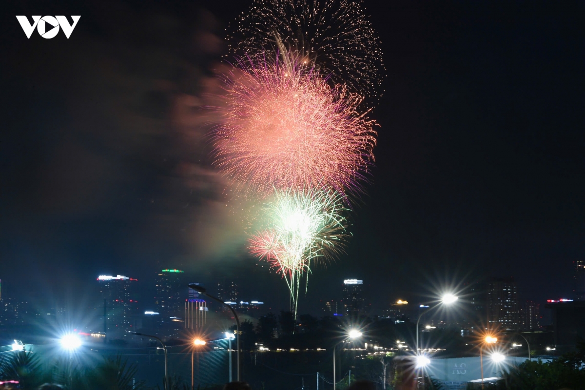 ha noi ruc ro phao hoa mung quoc khanh hinh anh 13