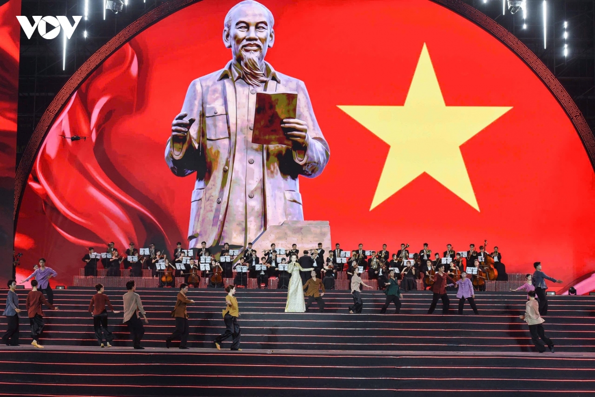 hang nghin nguoi do ve xem mach nguon kinh bac khat vong vuon cao thoi dai hinh anh 6