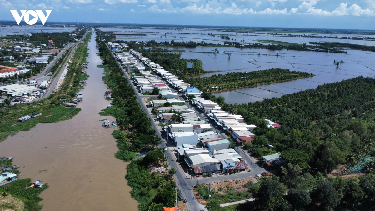 Lũ Đồng Tháp Mười tiếp tục lên, một số nơi vượt báo động I