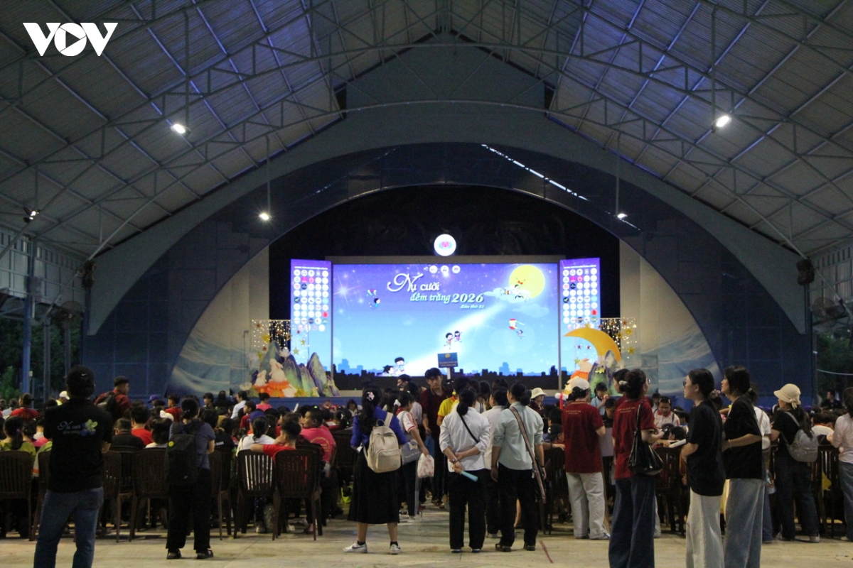 22 nam lan toa nu cuoi dem trang cho tre em kho khan hinh anh 7