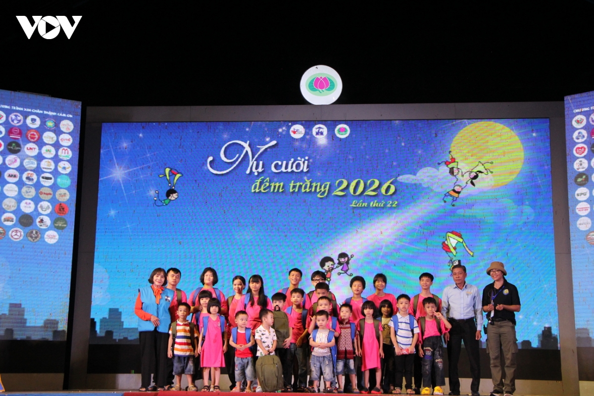 22 nam lan toa nu cuoi dem trang cho tre em kho khan hinh anh 9