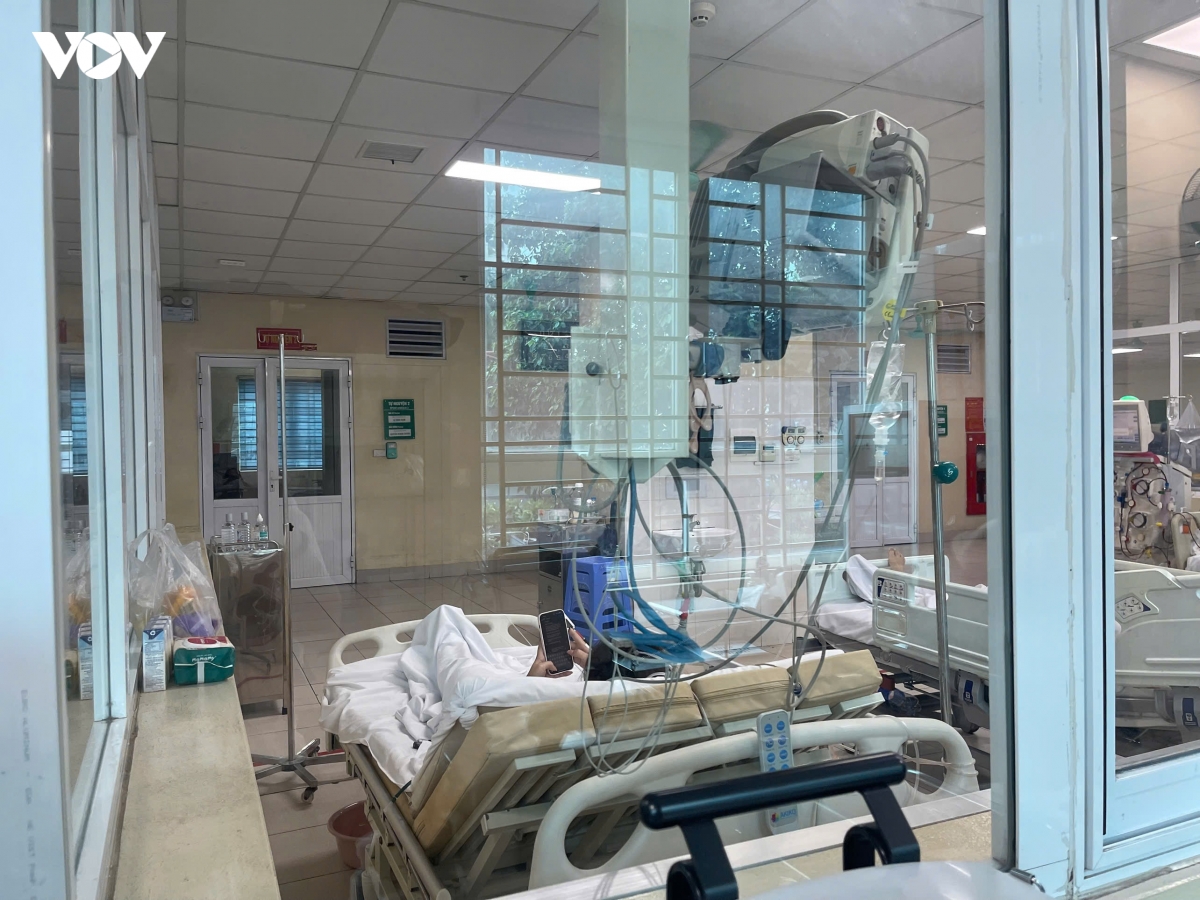 vu chay o tay ho, ha noi chong nghi ngo doc khi co, vo bi tran khi mang phoi hinh anh 2