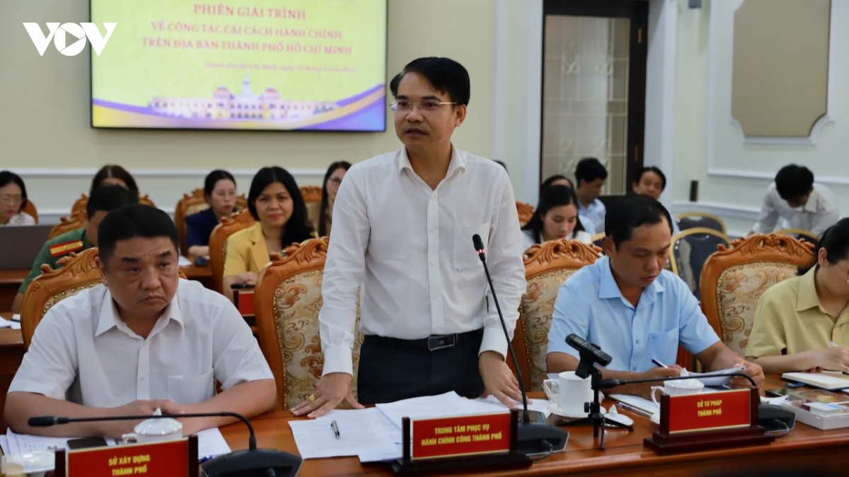 cu tri tp.hcm ban khoan viec goi y su dung dich vu xa hoi hoa de lam thu tuc nhanh hinh anh 2